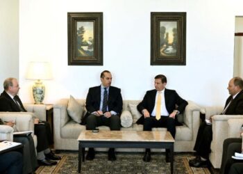 وزيرا الشئون النيابية والزراعة يواصلان التشاور حول مشروع تعديلات قانون التعاونيات الزراعية