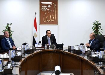 تفاصيل اجتماع رئيس الوزراء برئيس هيئة الرقابة المالية ورئيس البورصة في أول أيام عمل رئيسها الجديد