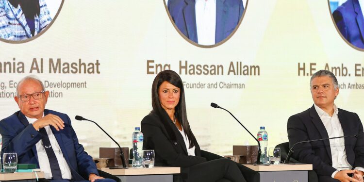 توقيع شراكة بين مؤسستي «ساويرس للتنمية الاجتماعية» و «عصام ومي علام للتنمية المستدامة»