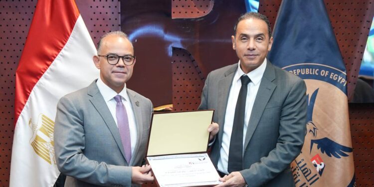 مجلس إدارة الرقابة المالية يوجه الشكر للدكتور إسلام عزام بعد توليه رئاسة البورصة المصرية