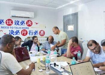 حملات تفتيش في جميع المحافظات تُسفر عن تحرير 139 محضر تراخيص عمل أجانب