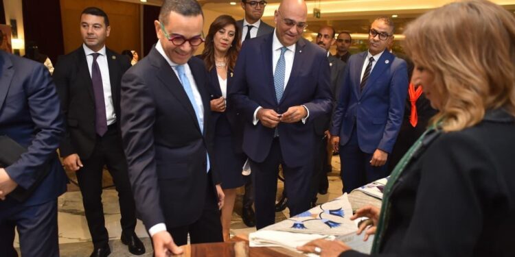 وزير الاستثمار والتجارة الخارجية يفتتح معرض المشروعات الصغيرة والمتوسطة