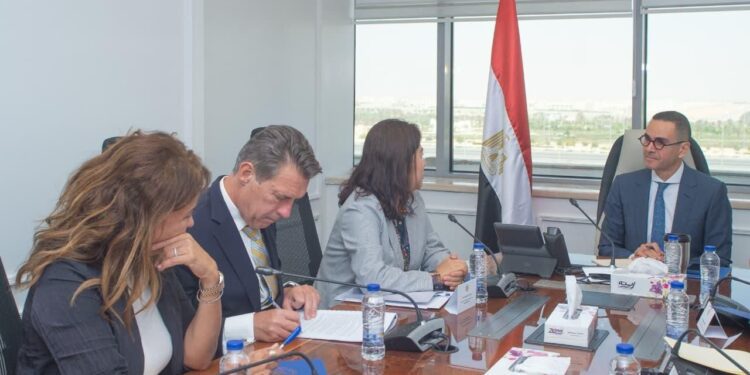 وزير الاستثمار : تقليص زمن دخول المنتجات إلى السوق المحلية من 16 يومًا إلى 5.8 يوم