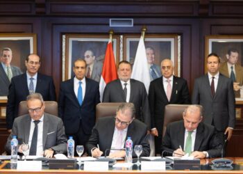 عاجل .. البنك المركزي يُطلق مبادرة “افتح حسابك في مصر” للمصريين العاملين بالخارج