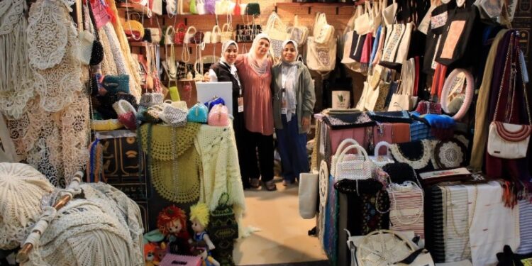 حضور متميز لمحافظات الصعيد في معرض تراثنا ومنتجات ابناء أسيوط تحصد اعجاب زوار المعرض