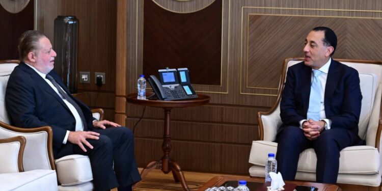 تفاصيل لقاء رئيس الوزراء مع محافظ البنك المركزي المصري