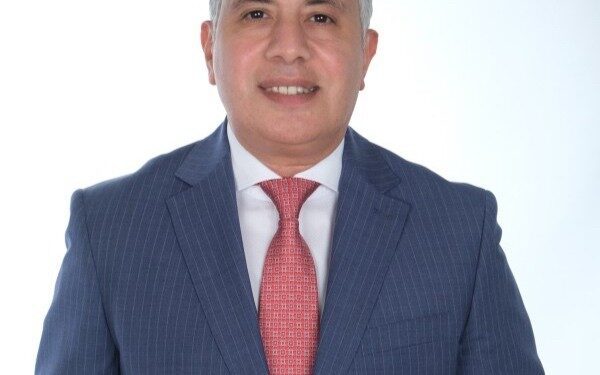 بعد نجاحه في بنك القاهرة..تعيين نادر سعد رئيساً تنفيذياً للمشروعات الصغيرة والمتوسطة بـ “الأهلي المصري”