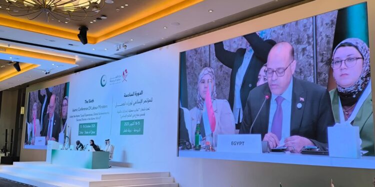 وزير العمل : المشروعات العملاقة أدت إلى تراجع البطالة من 13% في 2014 إلى6.1 % الأن