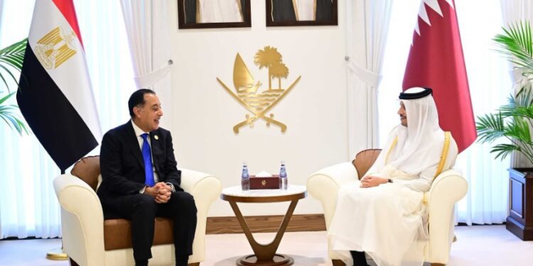 التوافق على بدء تفعيل حزمة الاستثمارات القطرية بمصر