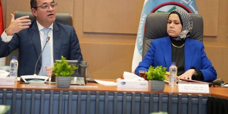 وزير المالية : نعمل على حزم متتالية تعالج تحديات عديدة بصورة مؤثرة يشعر بها المجتمع الضريبي