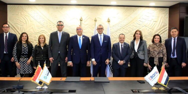 تعاون جديد بين جهاز المشروعات وبنك تنمية الصادرات لدعم المشروعات المتوسطة والصغيرة الصناعية