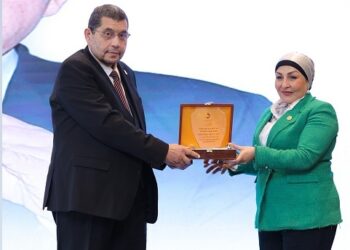 اتحاد تمويل المشروعات يُكرم معاذ فرماوي المدير التنفيذي لمؤسسة باب رزق جميل – مصر