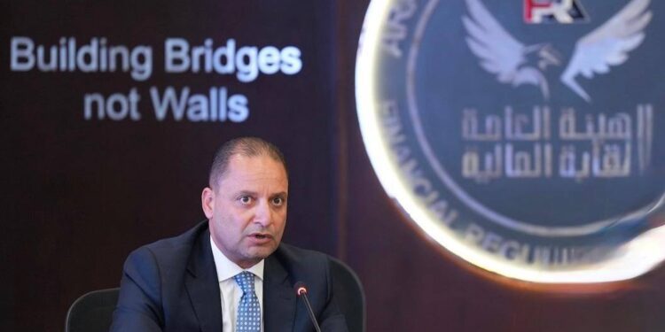 رئيس الوزراء يُصدر قرارًا بتعيين وليد أنور مساعداً لرئيس هيئة الرقابة المالية