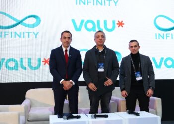 ڤاليو وإنفنيتي توقعان اتفاقية شراكة لتسهيل وصول العملاء إلى شواحن السيارات الكهربائية المنزلية