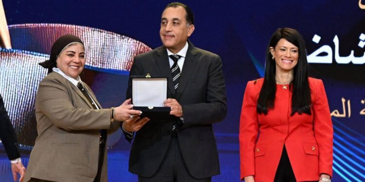 هيئة الرقابة المالية تفوز بجائزة مصر للتميز الحكومي للمرة الأولى عن فئة المدير العام