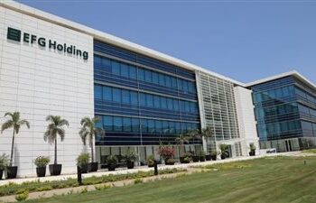 عائلة الجارحي تسعى لزيادة حصتها في “إي إف جي القابضة”