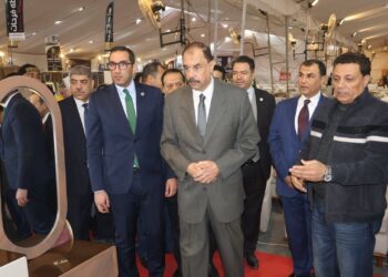 جهاز المشروعات يفتتح النسخة 29 من سلسلة معارض صنع في دمياط للأثاث في سوهاج