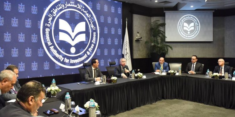 هيئة الاستثمار وجهاز تنمية التجارة الداخلية يبحثان حلولًا جذرية لتحديات بيئة الاستثمار