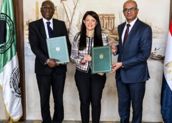 مصر توقع مع البنك الأفريقي للتنمية المرحلة الثانية من برنامج تنمية القطاع الخاص بقيمة 170 مليون دولار