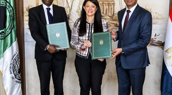 مصر توقع مع البنك الأفريقي للتنمية المرحلة الثانية من برنامج تنمية القطاع الخاص بقيمة 170 مليون دولار