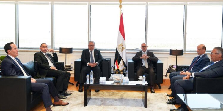 وزير الاستثمار يُنسق بين 5 جهات للربط الإلكتروني وتيسير خدمات المستثمرين