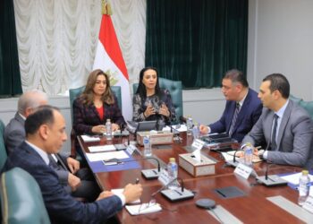 وزيرتا التضامن الاجتماعي والتنمية المحلية ومستشار رئيس الجمهورية يبحثون إقامة مهرجان موسع للحرف التراثية بالمحافظات