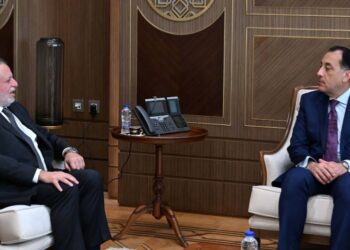 تفاصيل اجتماع رئيس الوزراء مع محافظ البنك المركزي المصري