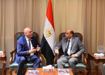 وزير العمل يلتقي الرئيس التنفيذي لجهاز المشروعات ( تفاصيل )