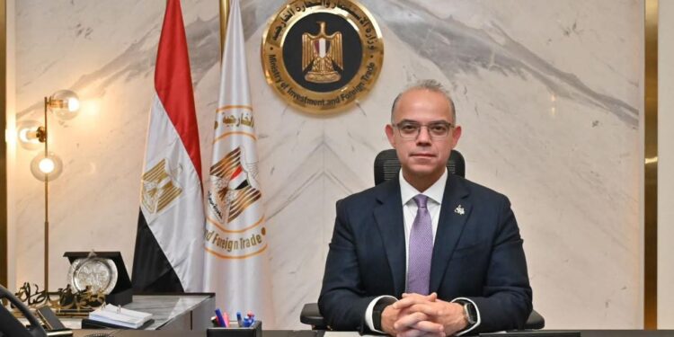 وزير الاستثمار يُوجّه بإلغاء التصديق على عقود التأجير التمويلي لمشروعات المناطق الحرة