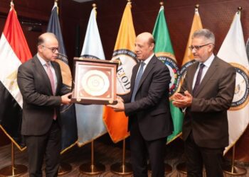 الرقابة المالية تُكرّم الدكتور محمد فريد تقديرًا لفترة رئاسته للهيئة قبل توليه حقيبة الاستثمار