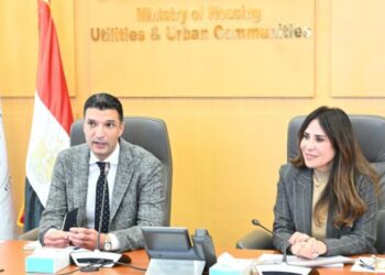 وزيرا الإسكان والصناعة يبحثان سبل التعاون المشترك في ملف تطوير المناطق الصناعية