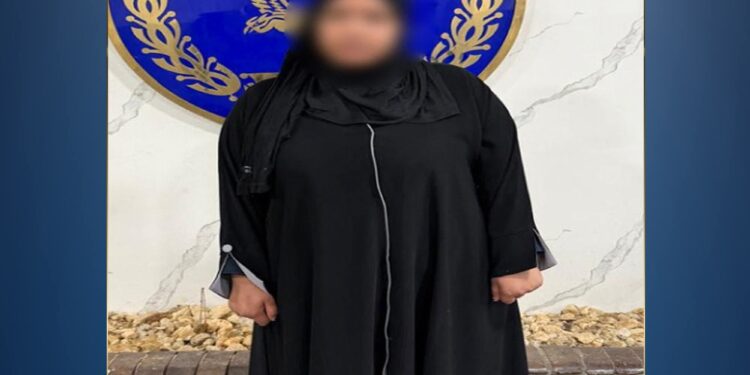 القبض على سيدة بالمنيا عليها 51 حكم في قضايا ” شيك -تبديد-إيصال أمانة” بإجمالي مدد حبس بلغت أكثر من 112 سنة  