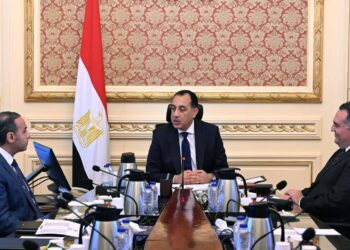 تفاصيل اجتماع رئيس الوزراء برئيسي هيئة الرقابة المالية والبورصة المصرية
