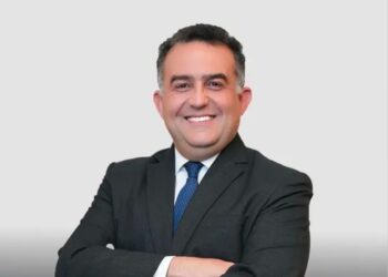 كل ما نعرفه عن عمر رضوان الرئيس الجديد للبورصة للمصرية