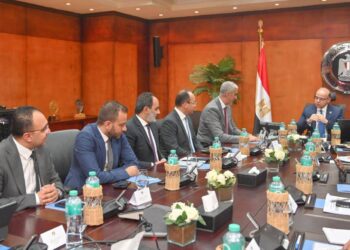 وزير الاستثمار : نعمل على التوسع في تطبيق الحلول الرقمية وربط الجهات المعنية إلكترونيًا