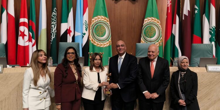 باسل رحمي: المرأة العربية أصبحت شريكا رئيسيا في تحقيق التنمية الاقتصادية وجهاز المشروعات يحرص على تقديم منظومة دعم متكاملة لمساندة رائدات الأعمال