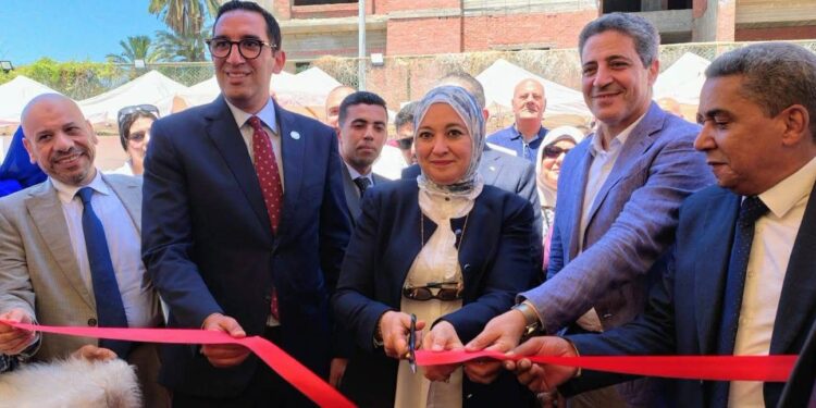 جهاز تنمية المشروعات ومحافظة دمياط يفتتحان دورة جديدة من معرض “صنع في دمياط” للأثاث بالإسكندرية