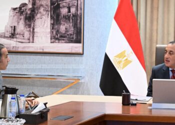 رئيس الوزراء يؤكد على أهمية الدور الذي يلعبه القطاع المالي غير المصرفي في الاقتصاد الوطني خاصة مع تنامي أعداد المواطنين المستفيدين من أنشطته المختلفة