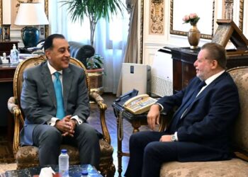 التفاصيل الكاملة للقاء رئيس الوزراء مع محافظ البنك المركزي