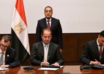 توقيع اتفاقية تسوية المديونية التاريخية المستحقة لبنك الاستثمار القومي لدى هيئة تنفيذ المشروعات الصناعية والتعدينية البالغة 102.75 مليار جنيه