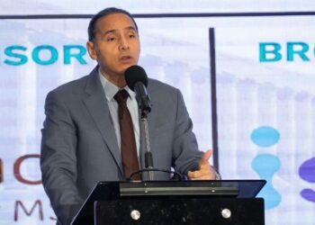 رئيس الرقابة المالية : الهيئة على استعداد لإجراء حوار مع شركات وجهات تمويل المشروعات المتوسطة والصغيرة ومتناهية الصغر والاتحاد المختص لمراجعة ضوابط ومعادلة التسعير المسئول