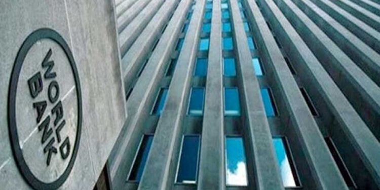 البنك الدولي يرفع توقعاته لنمو الاقتصاد المصري إلى 5.1% خلال العام المالي الحالي
